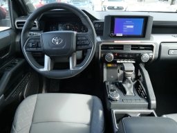 Toyota Tacoma 4WD SR5 Double Cab 5' Bed AT (Natl) 2026