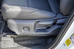 Toyota Tacoma 4WD SR5 Double Cab 5' Bed AT (Natl) 2026