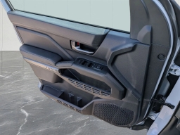 Toyota Tacoma 4WD TRD Off Road Hybrid Double Cab 5' Bed AT (Natl) 2026