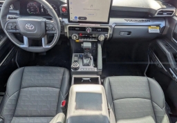 Toyota Tacoma 4WD TRD Off Road Hybrid Double Cab 5' Bed AT (Natl) 2026