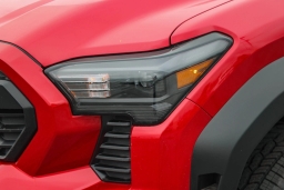 Toyota Tacoma 4WD TRD Off Road Hybrid Double Cab 5' Bed AT (Natl) 2026