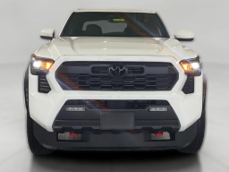 Toyota Tacoma 4WD TRD Off Road Hybrid Double Cab 5' Bed AT (Natl) 2026