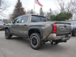 Toyota Tacoma 4WD TRD Off Road Hybrid Double Cab 5' Bed AT (Natl) 2026