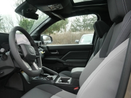 Toyota Tacoma 4WD TRD Off Road Hybrid Double Cab 5' Bed AT (Natl) 2026