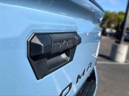 Toyota Tacoma 4WD TRD Off Road Hybrid Double Cab 5' Bed AT (Natl) 2026