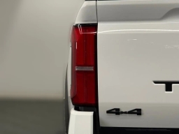 Toyota Tacoma 4WD TRD Off Road Hybrid Double Cab 5' Bed AT (Natl) 2026