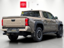 Toyota Tacoma 4WD TRD Off Road Hybrid Double Cab 5' Bed AT (Natl) 2026