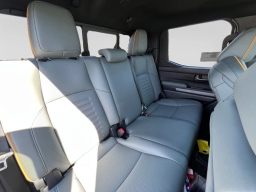 Toyota Tacoma 4WD Trailhunter Hybrid Double Cab 6' Bed AT (Natl) 2026