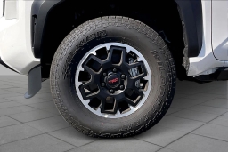 Toyota Tacoma 4WD TRD Off Road Hybrid Double Cab 5' Bed AT (Natl) 2026