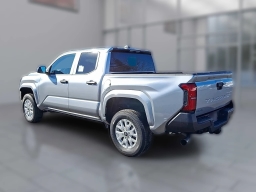 Toyota Tacoma 4WD SR Double Cab 5' Bed AT (Natl) 2026