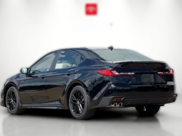 Toyota Camry SE (Natl) 2026