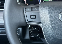 Toyota Camry SE (Natl) 2026