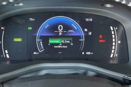 Toyota Camry SE (Natl) 2026