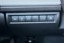 Toyota Camry SE (Natl) 2026