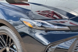 Toyota Camry SE (Natl) 2026