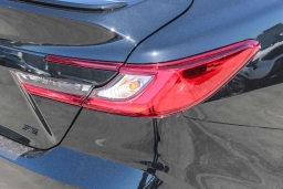 Toyota Camry Nightshade (Natl) 2026