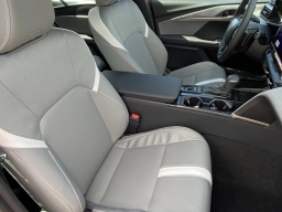 Toyota Camry SE (Natl) 2026