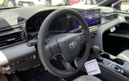 Toyota Camry SE (Natl) 2026
