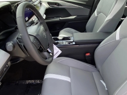 Toyota Camry SE (Natl) 2026
