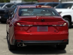Toyota Camry SE (Natl) 2026