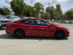 Toyota Camry SE (Natl) 2026