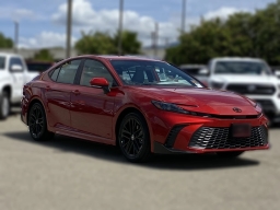 Toyota Camry SE (Natl) 2026