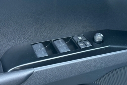 Toyota Camry SE (Natl) 2026