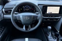 Toyota Camry SE (Natl) 2026