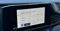 Toyota Camry SE (Natl) 2026