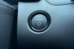 Toyota Camry SE (Natl) 2026