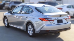 Toyota Camry LE (Natl) 2026