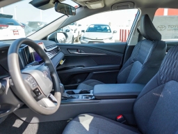 Toyota Camry LE (Natl) 2026