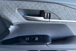 Toyota Camry XLE (Natl) 2026