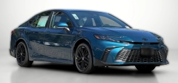 Toyota Camry SE (Natl) 2026