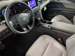 Toyota Camry LE (Natl) 2026