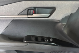 Toyota Camry LE (Natl) 2026