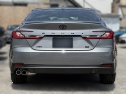 Toyota Camry SE (Natl) 2026