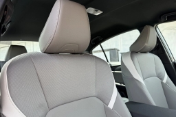 Toyota Camry SE (Natl) 2026