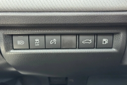 Toyota Camry SE (Natl) 2026