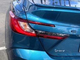 Toyota Camry SE (Natl) 2026