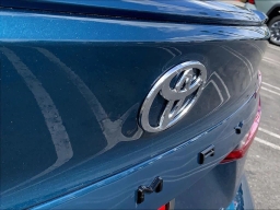 Toyota Camry SE (Natl) 2026