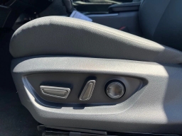 Toyota Camry XLE (Natl) 2026