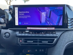 Toyota Camry XLE (Natl) 2026