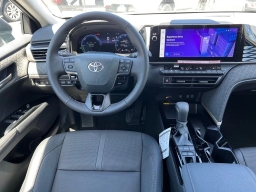 Toyota Camry XLE (Natl) 2026