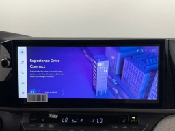 Toyota Camry XLE (Natl) 2026