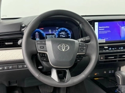Toyota Camry XLE (Natl) 2026