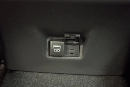 Toyota Camry SE (Natl) 2026