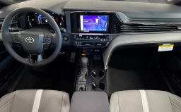 Toyota Camry SE (Natl) 2026