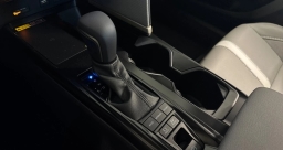 Toyota Camry SE (Natl) 2026