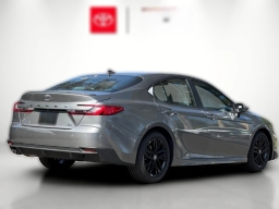 Toyota Camry SE (Natl) 2026